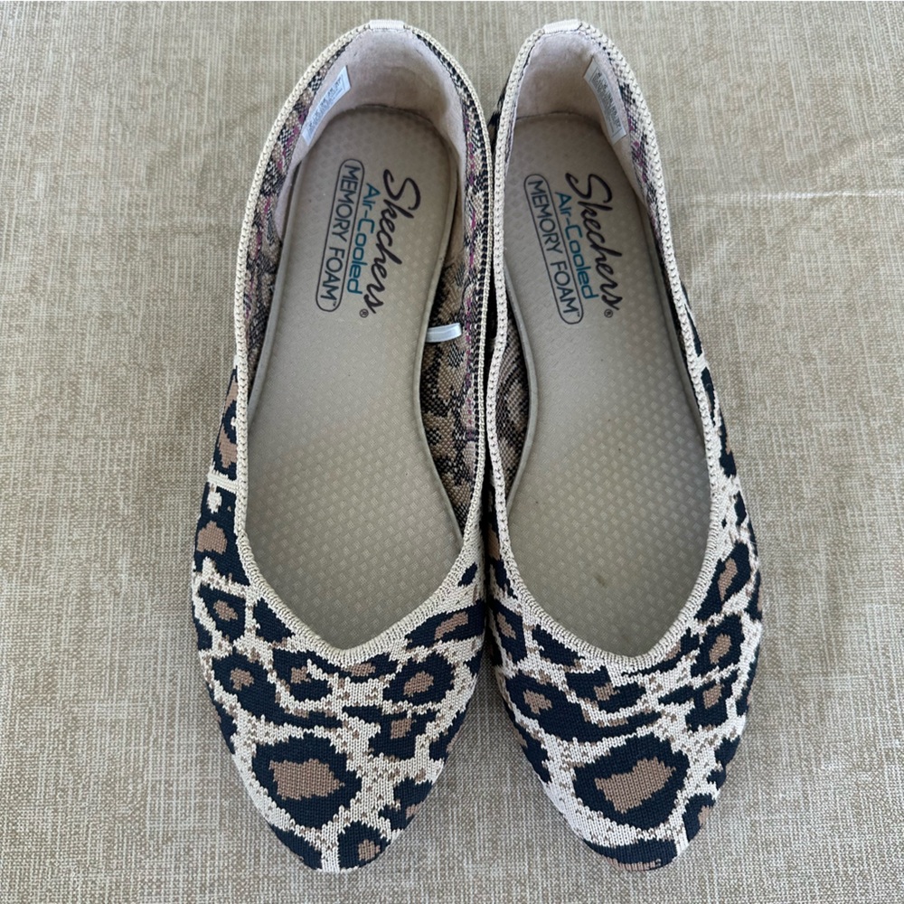 Skechers Air Cooled, Memory Foam, Pointy Slip on Flat Shoes, Knit Casual Size 8